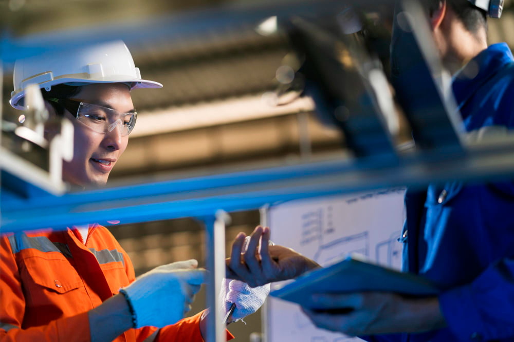 Bagaimana Sistem HMI Meningkatkan Efisiensi Operator di Lantai Produksi