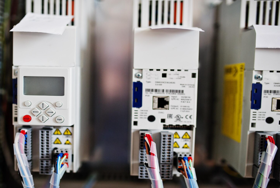 Efficiency Without Limits: The Vital Role of Variable Frequency Drives (VFD) in Energy-Efficient Manufacturing